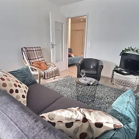 Superbe Avec 2 Balcons - Vue Sur La Cathedrale Environ 15 Min En Tram *