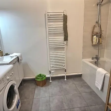 Superbe Avec 2 Balcons - Vue Sur La Cathedrale Environ 15 Min En Tram *