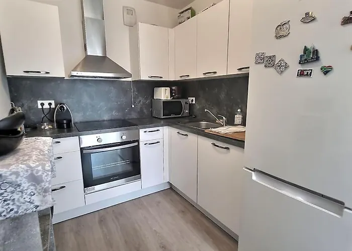 Superbe Avec 2 Balcons - Vue Sur La Cathedrale Environ 15 Min En Tram Daire